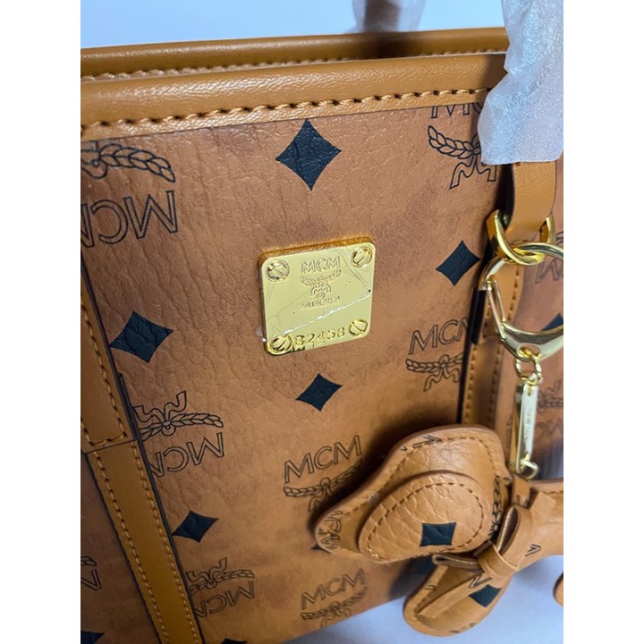 Handtasche mit Kuscheltier