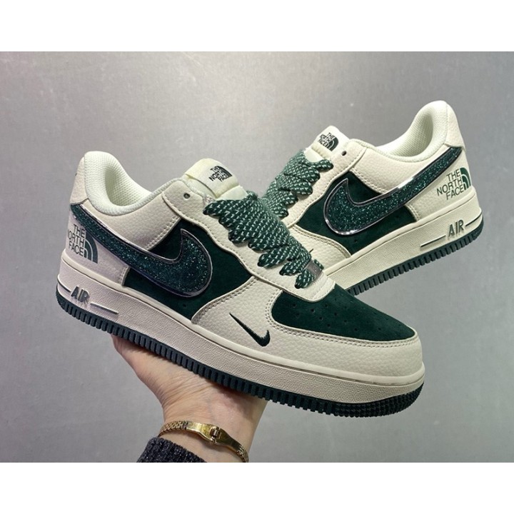 Nike Air Force Supreme x The North Face 1 07 Low