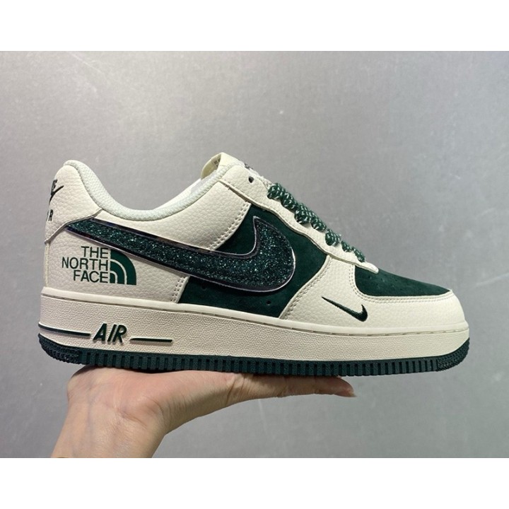 Nike Air Force Supreme x The North Face 1 07 Low