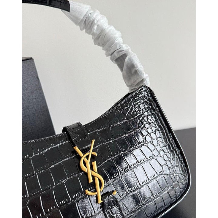 Tasche aus LACKLEDER MIT KROKOPRÄGUNG