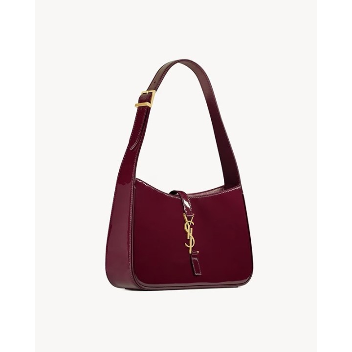 Tasche aus LACKLEDER MIT KROKOPRÄGUNG