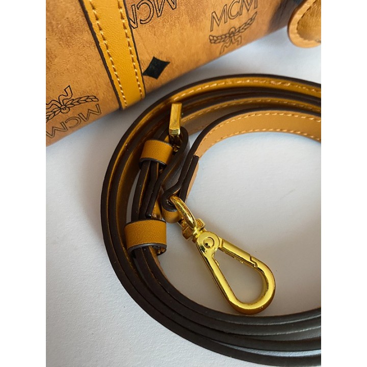 Handtasche mit Kuscheltier